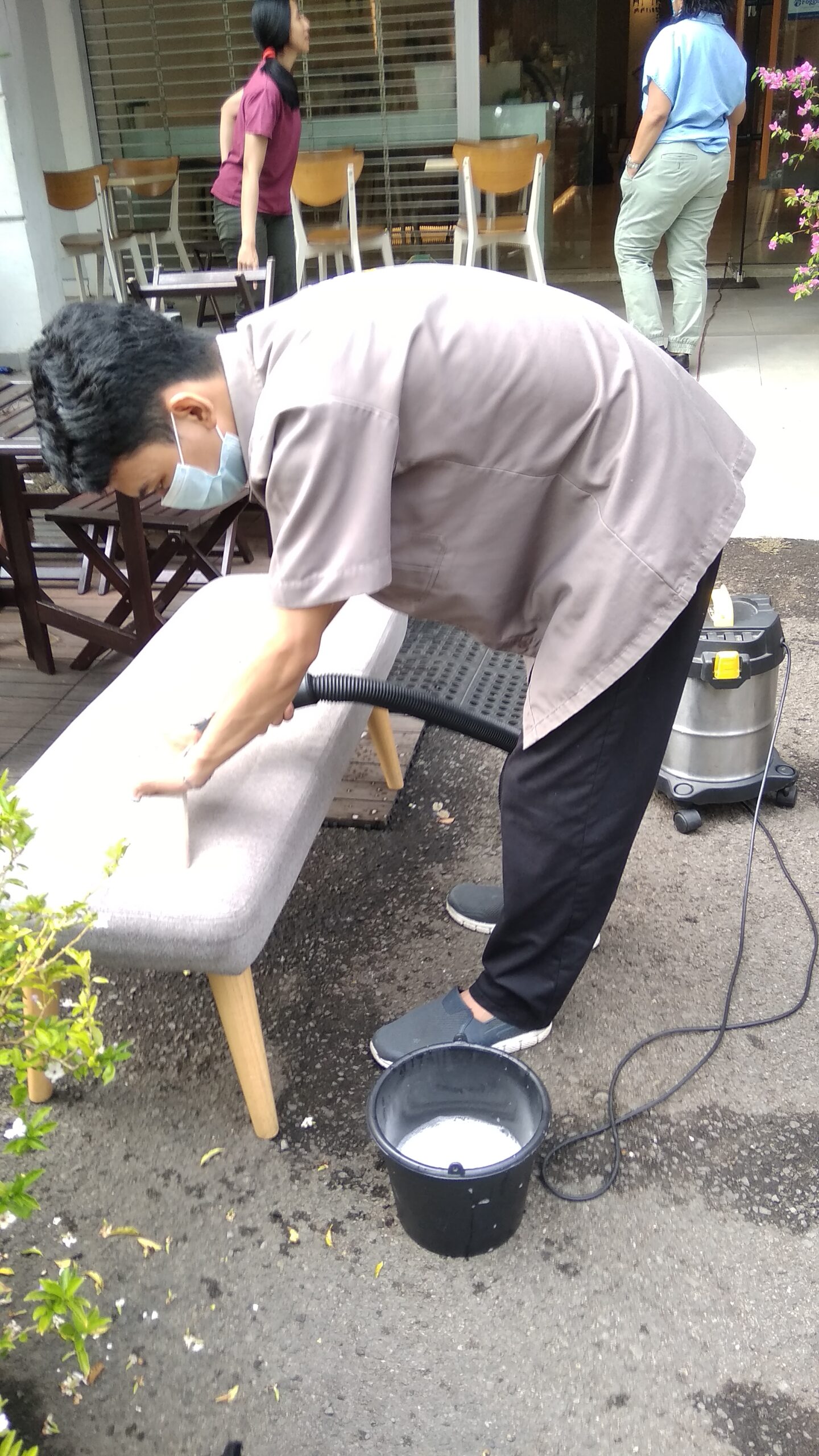 jasa cuci sofa di sukahati bogor