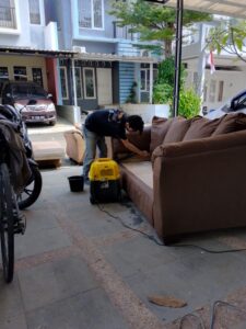 jasa cuci sofa di kota wisata cibubur